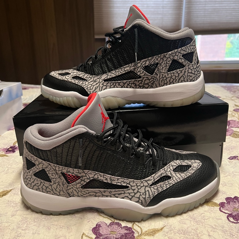 Jordan XI IE sz 11